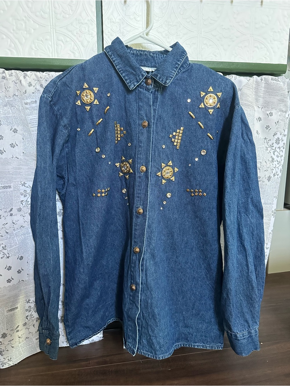 Info USA Jean Shirt Womens
Large Blue Denim 90s Bejeweled Button Up